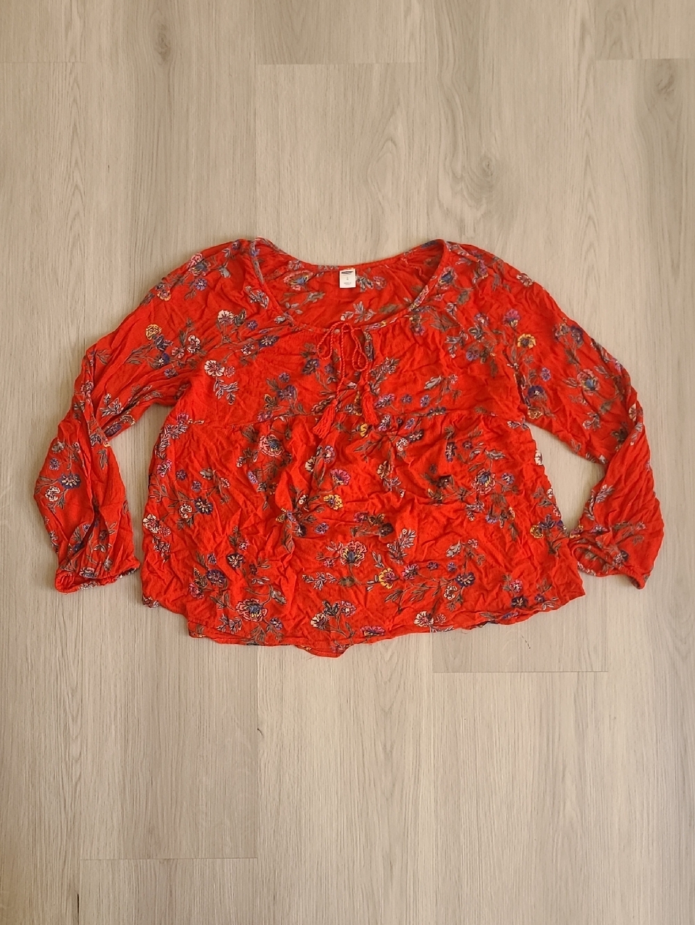 Old Navy Red Floral Tie-Front Peasant Blouse Long Sleeve Keyhole Bloomcore Relax